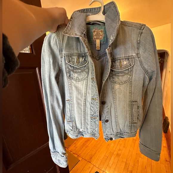 Vintage Abercrombie and fitch women’s distressed jean jacket - Picture 3 of 11